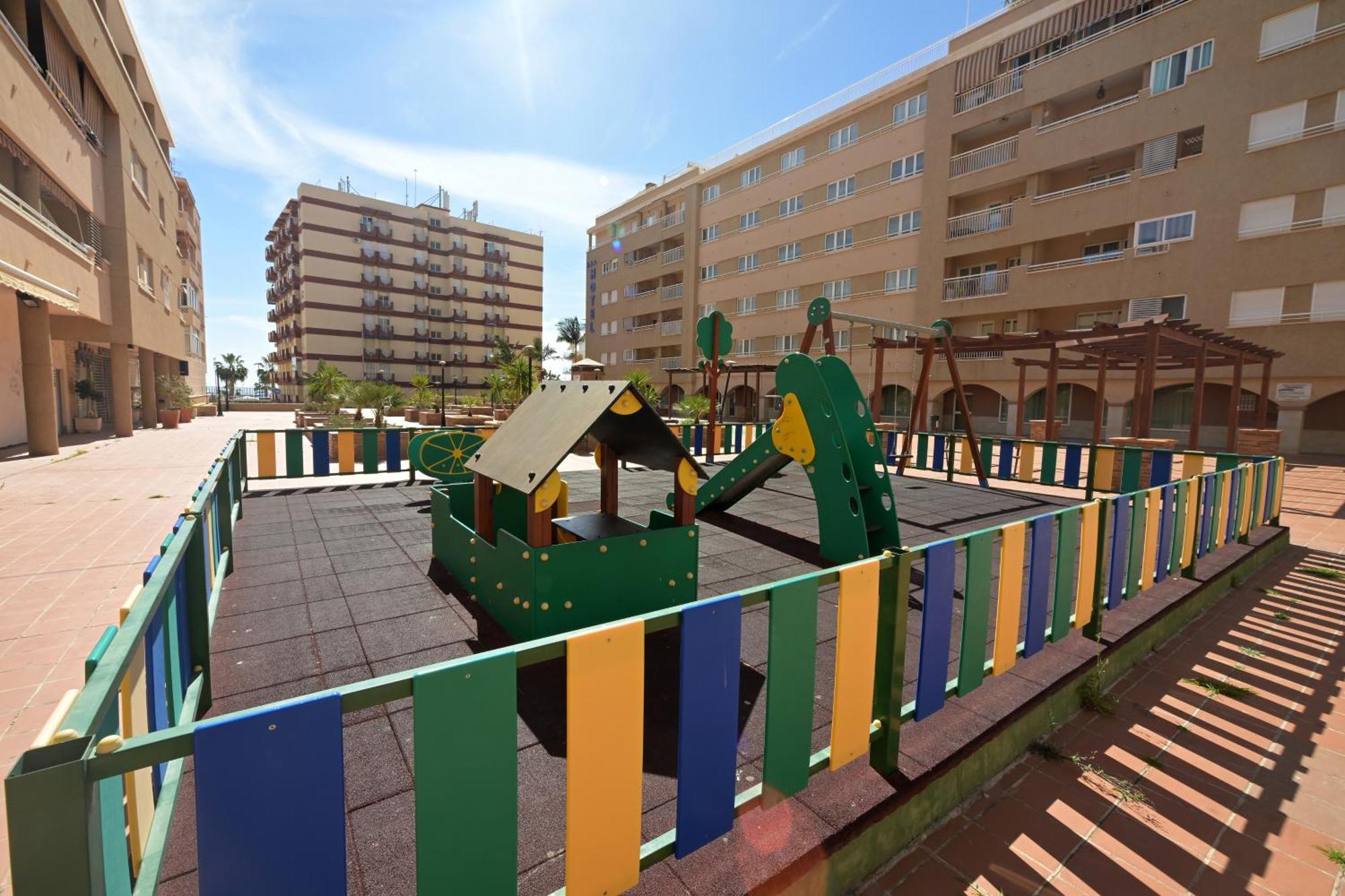 Aguilas Delicias Piscina Wifi Ac Parking Gratis Exterior photo