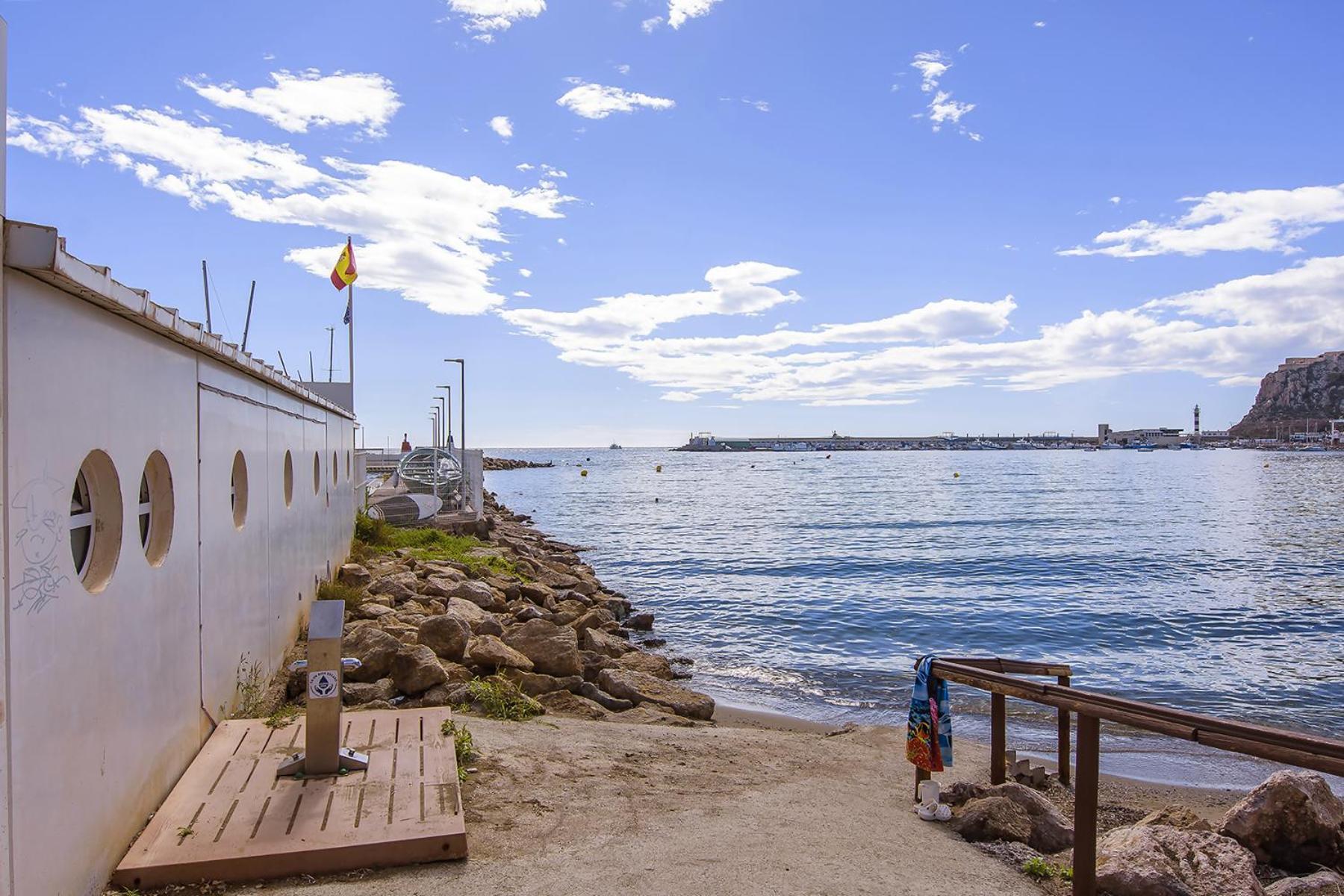 Aguilas Delicias Piscina Wifi Ac Parking Gratis Exterior photo